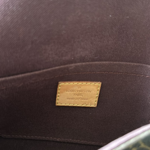 Louis VuittonCrossbody *Authentic* - Picture 3 of 6